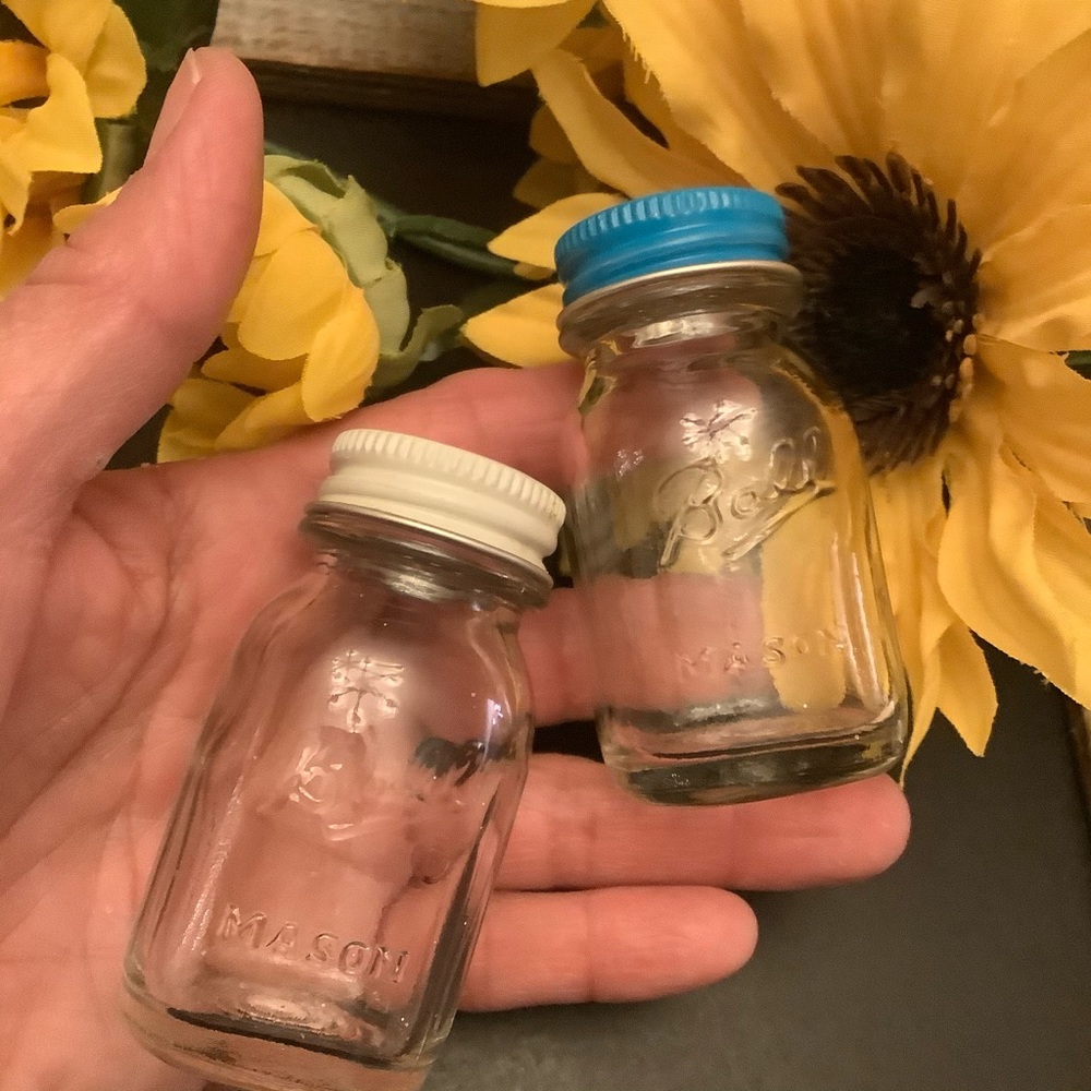 The Ball Mason Jars Mini Salt & Pepper Shakers - Picture 3 of 8
